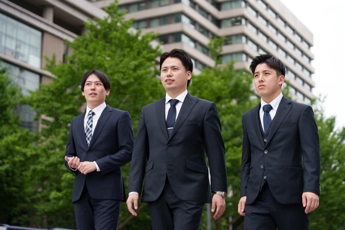 Vertexメンバー 街を行く